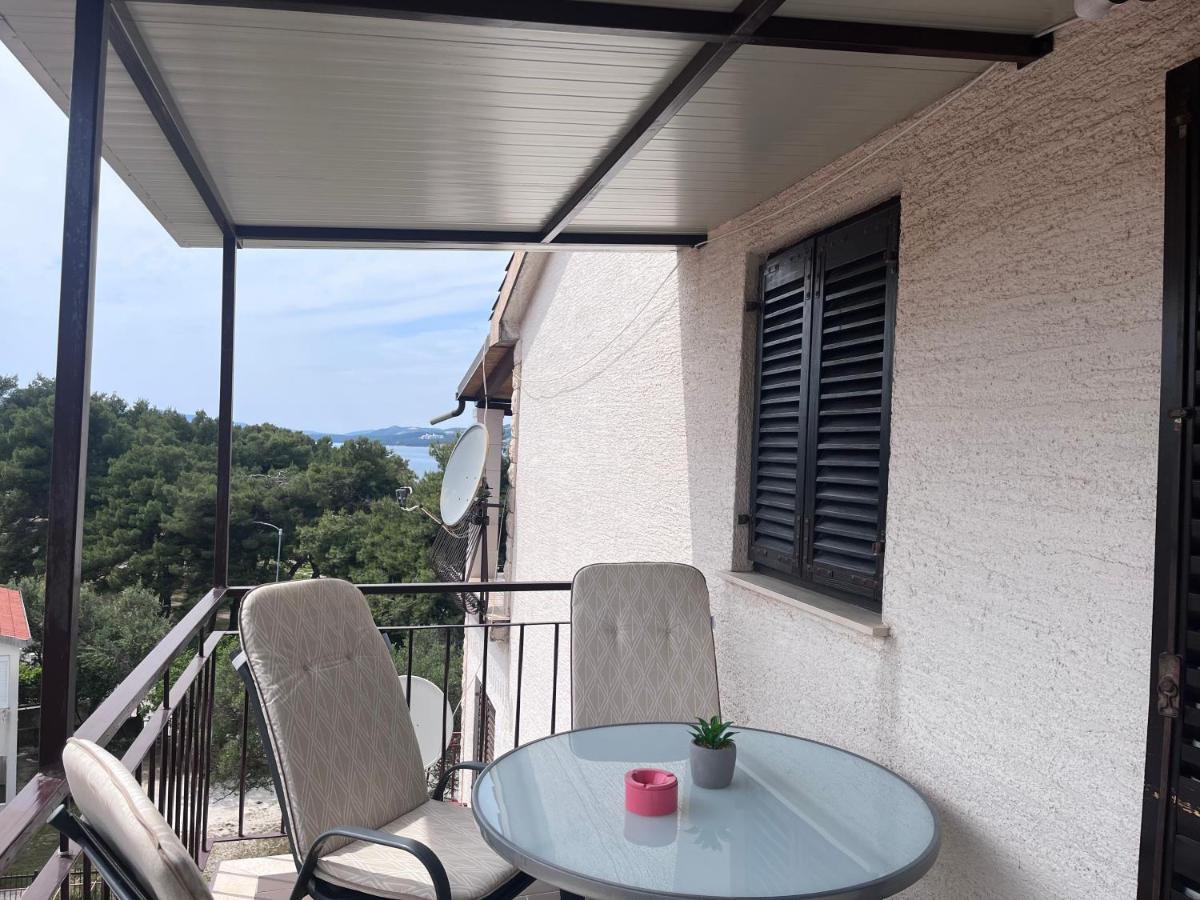 Apartments Villa Mirella 20 M From The Sea - Free Parking Trogir Luaran gambar