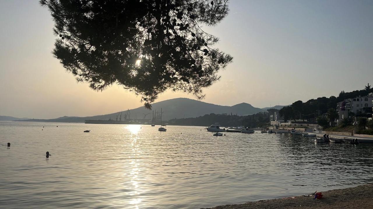 Apartments Villa Mirella 20 M From The Sea - Free Parking Trogir Luaran gambar